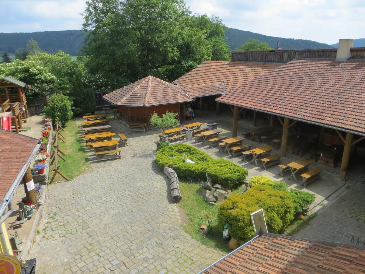 U Pastorku Hotel Racice  Exterior photo